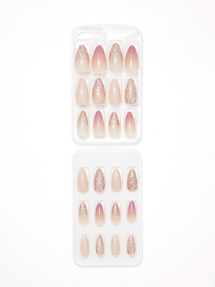 סט ציפורניים