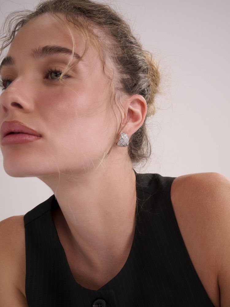 עגילים חישוק מעוינים