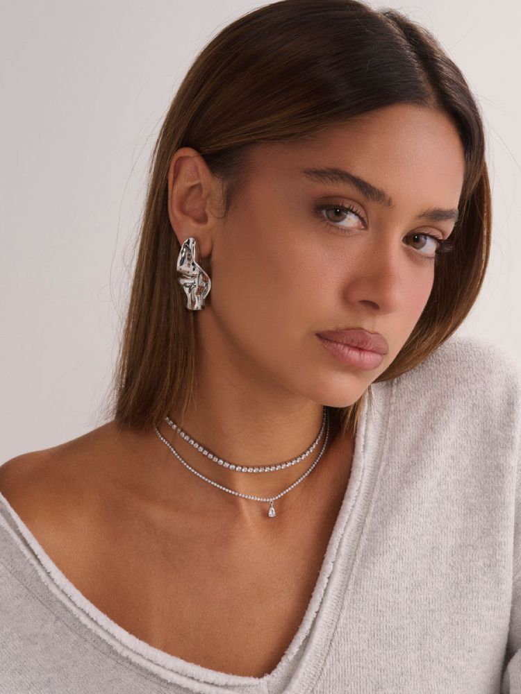 עגילי סטייטמנט