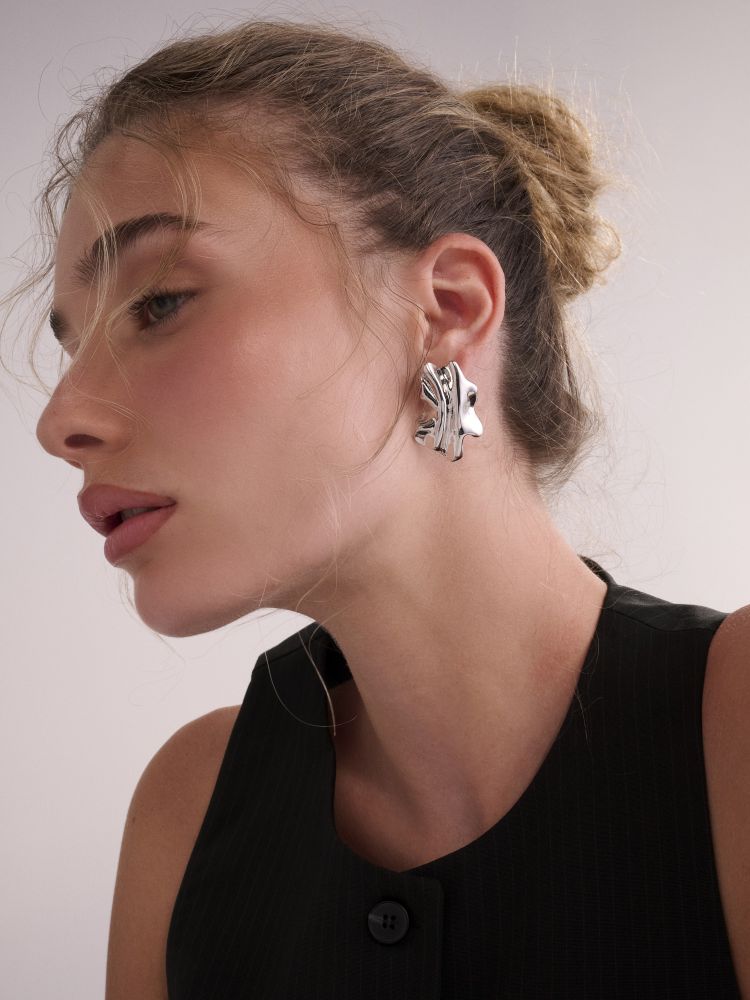 עגילי סטייטמנט מעוצבים