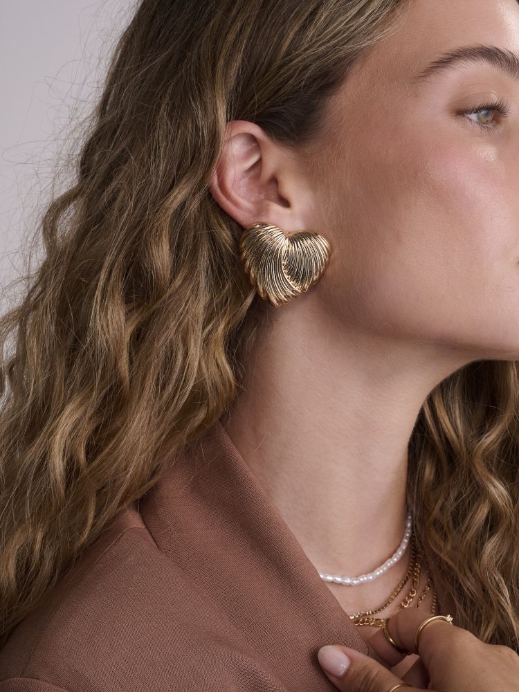 עגילי לב סטייטמנט