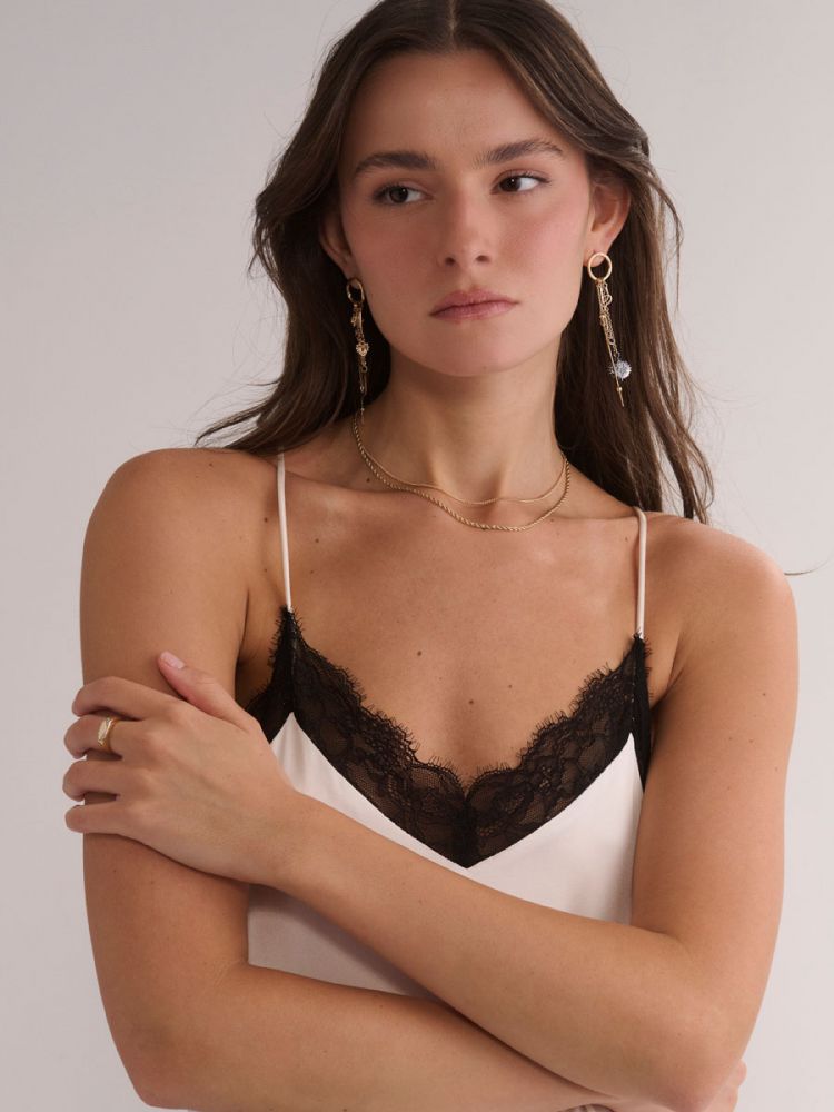 עגילי צ’ארמים ארוכים