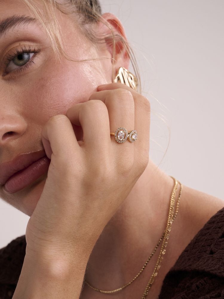 טבעת כפולה מעוטרת