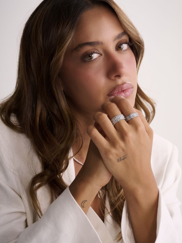 טבעת מעוטרת