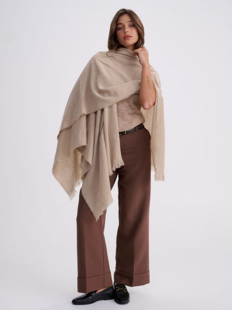 פונצ’ו פתוח עם סיומת פרומה