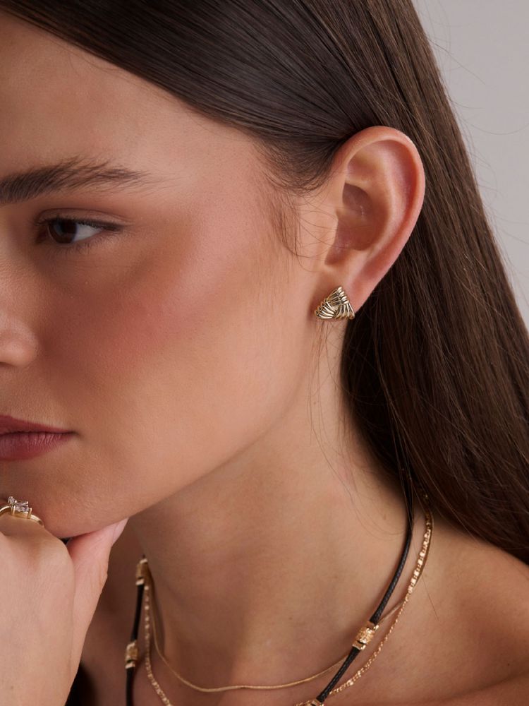 עגילים צמודים בציפוי זהב 14K