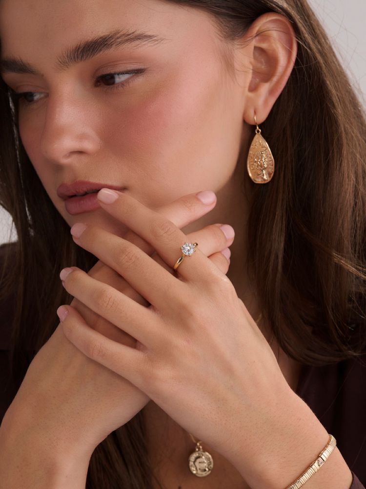 טבעת משובצת בציפוי זהב 14K