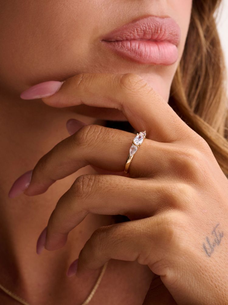 טבעת משובצת בציפוי זהב 14K