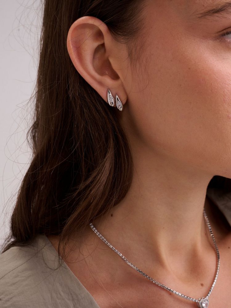 עגילי טיפה משובצים מכסף 925