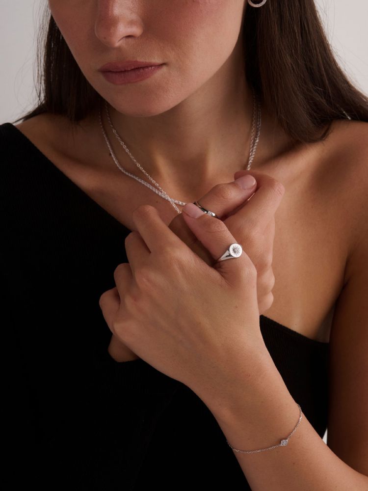 טבעת חותם משובצת מכסף 925