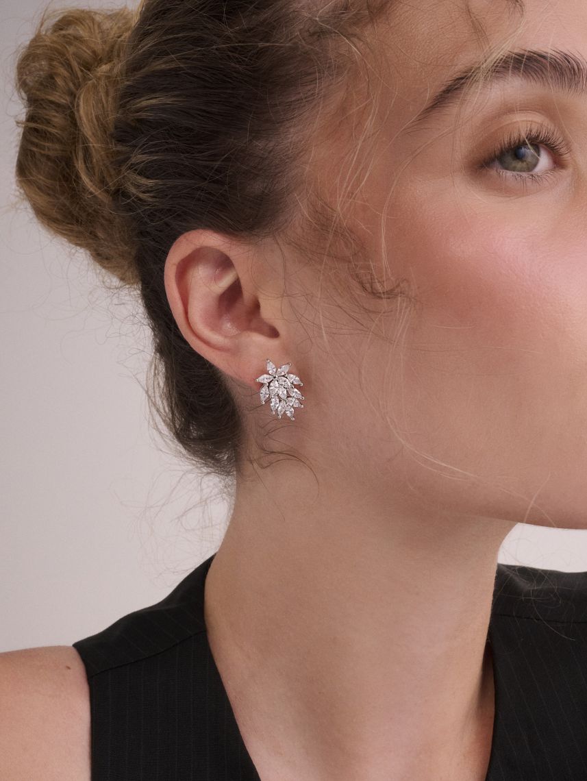 עגילי פרח מעוטרים