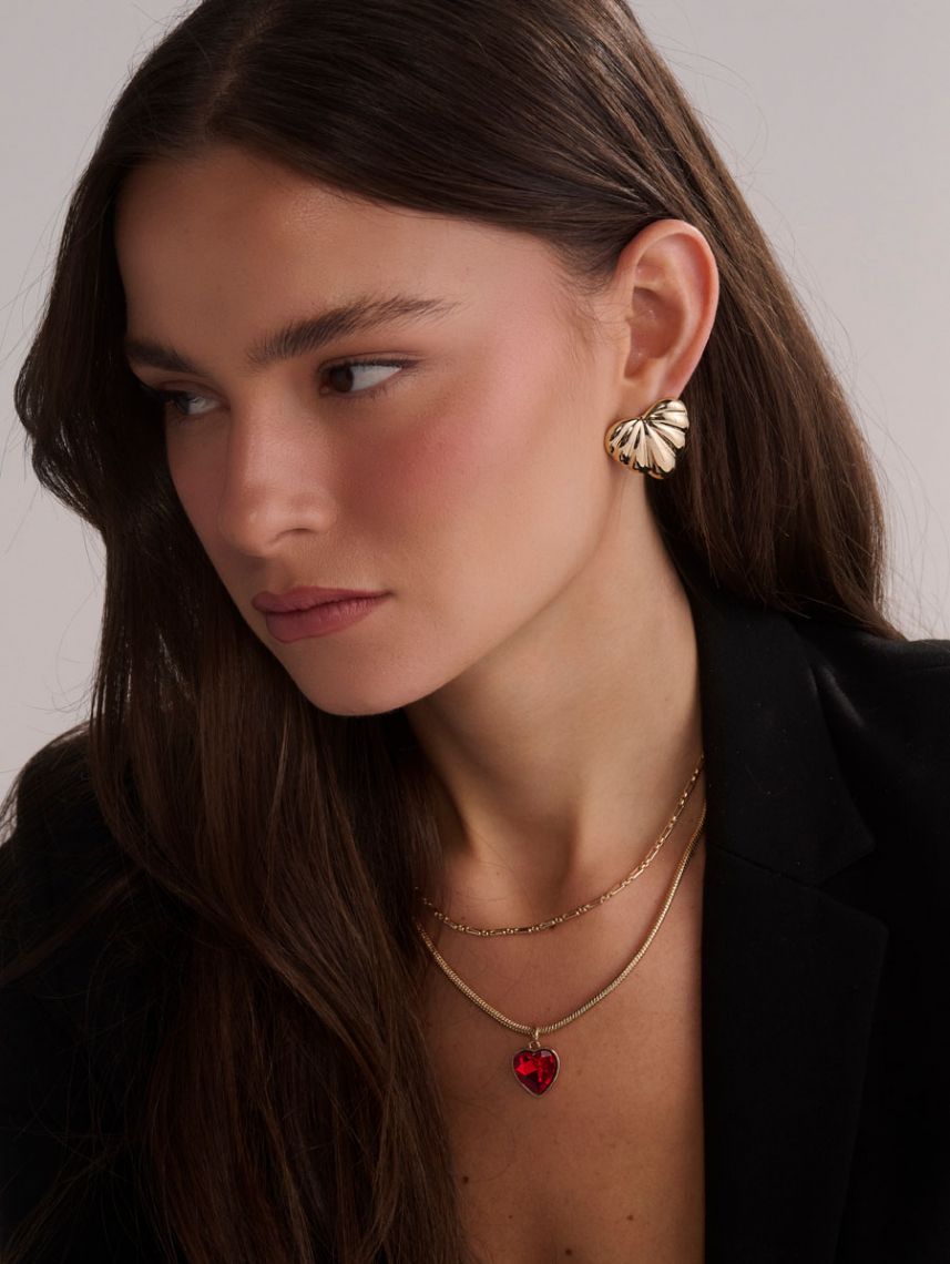 עגילי לב מעוצבים