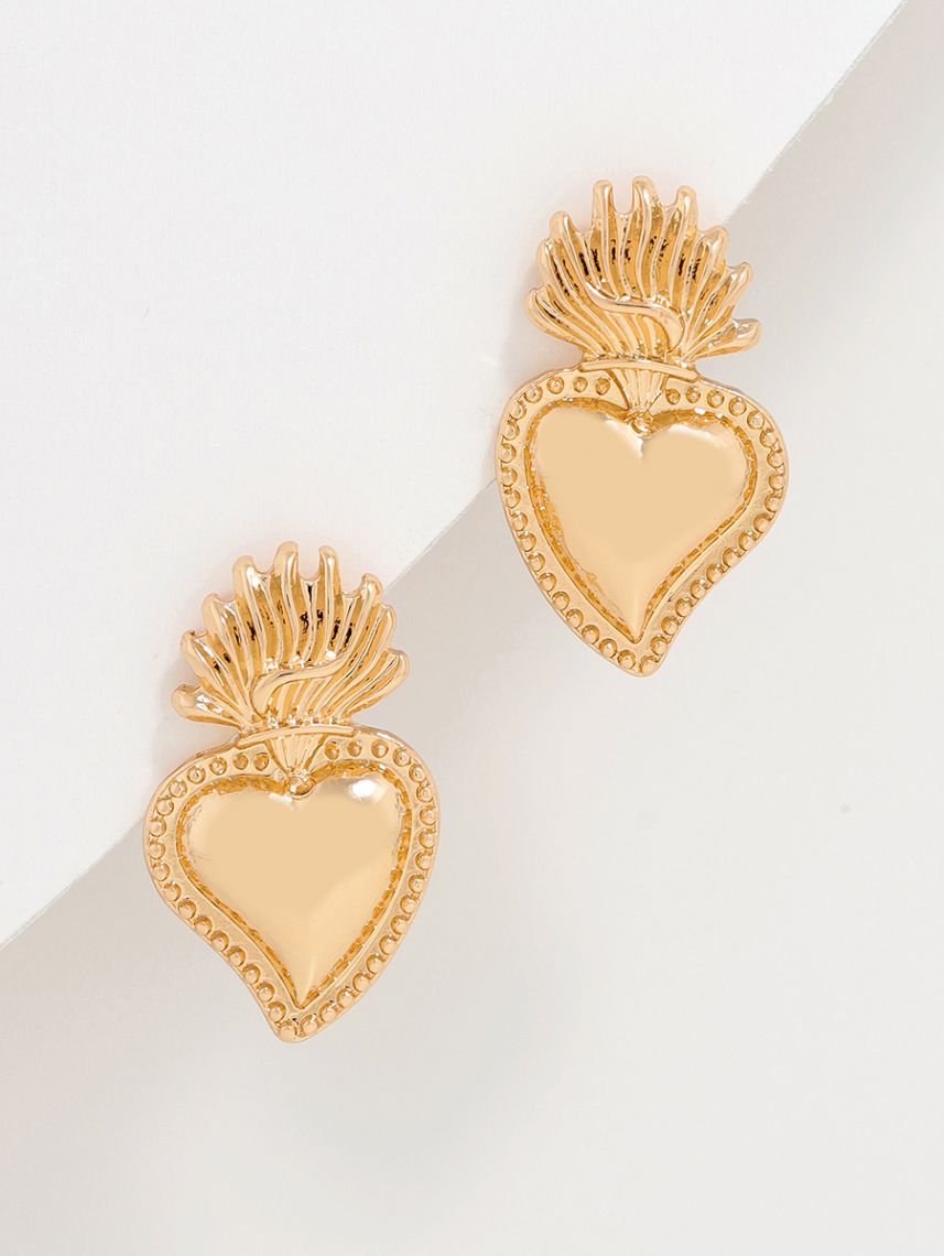 עגילי לב מעוצבים