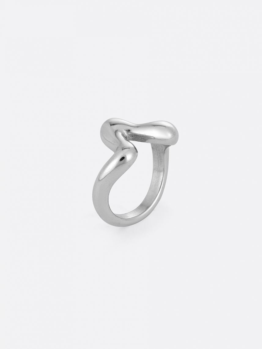 טבעת אמורפית מפלדת אל-חלד