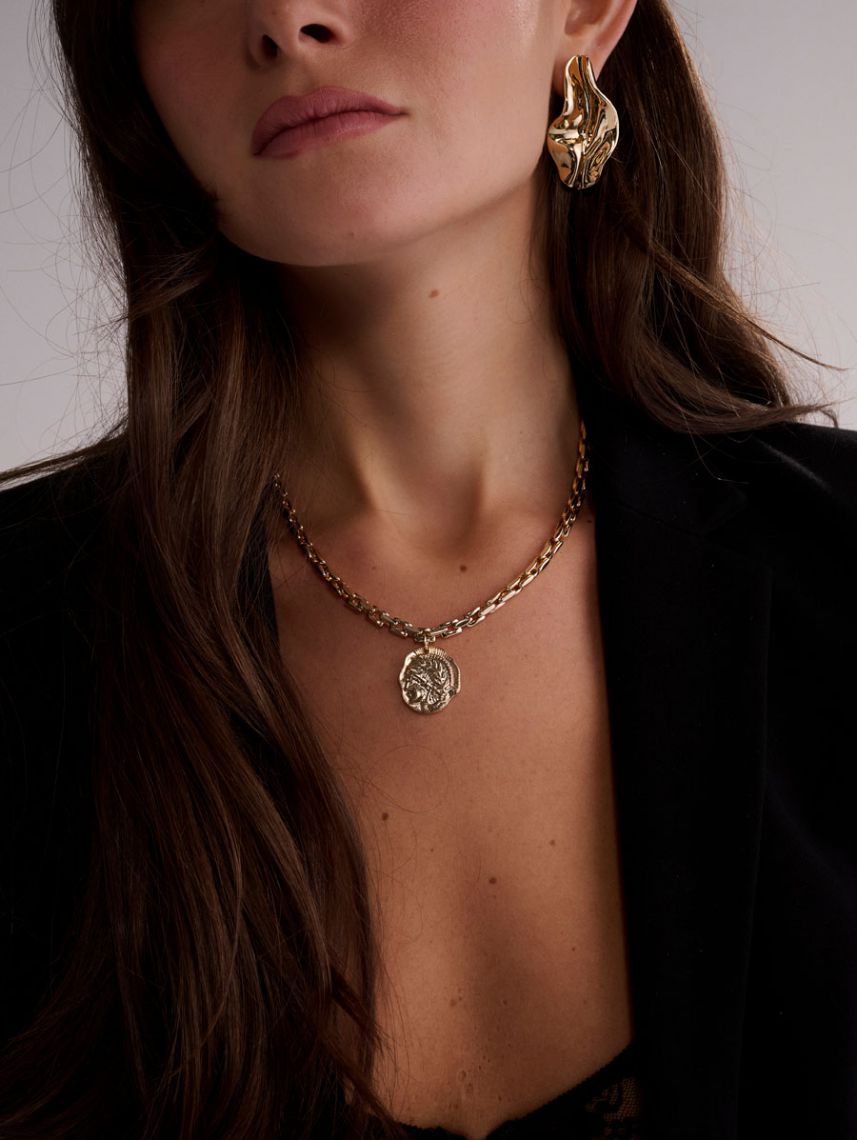 שרשרת חוליות עם תליון