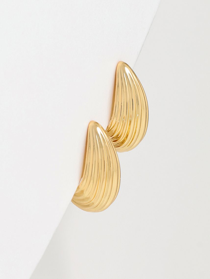 עגילי חישוק מעוצבים בציפוי זהב 14K