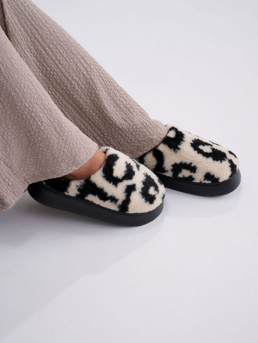 נעלי בית פרוותיות עם פלטפורמה