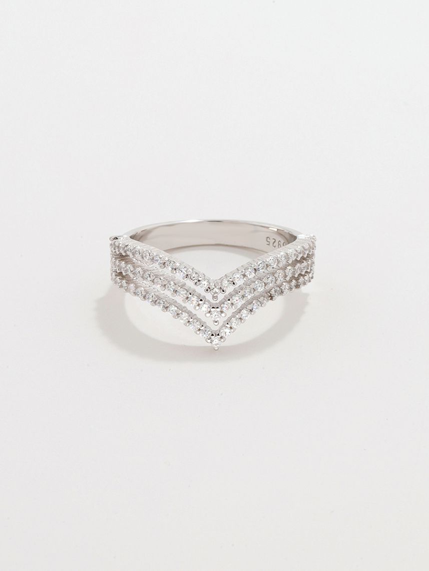 טבעת וי מחולקת מכסף 925