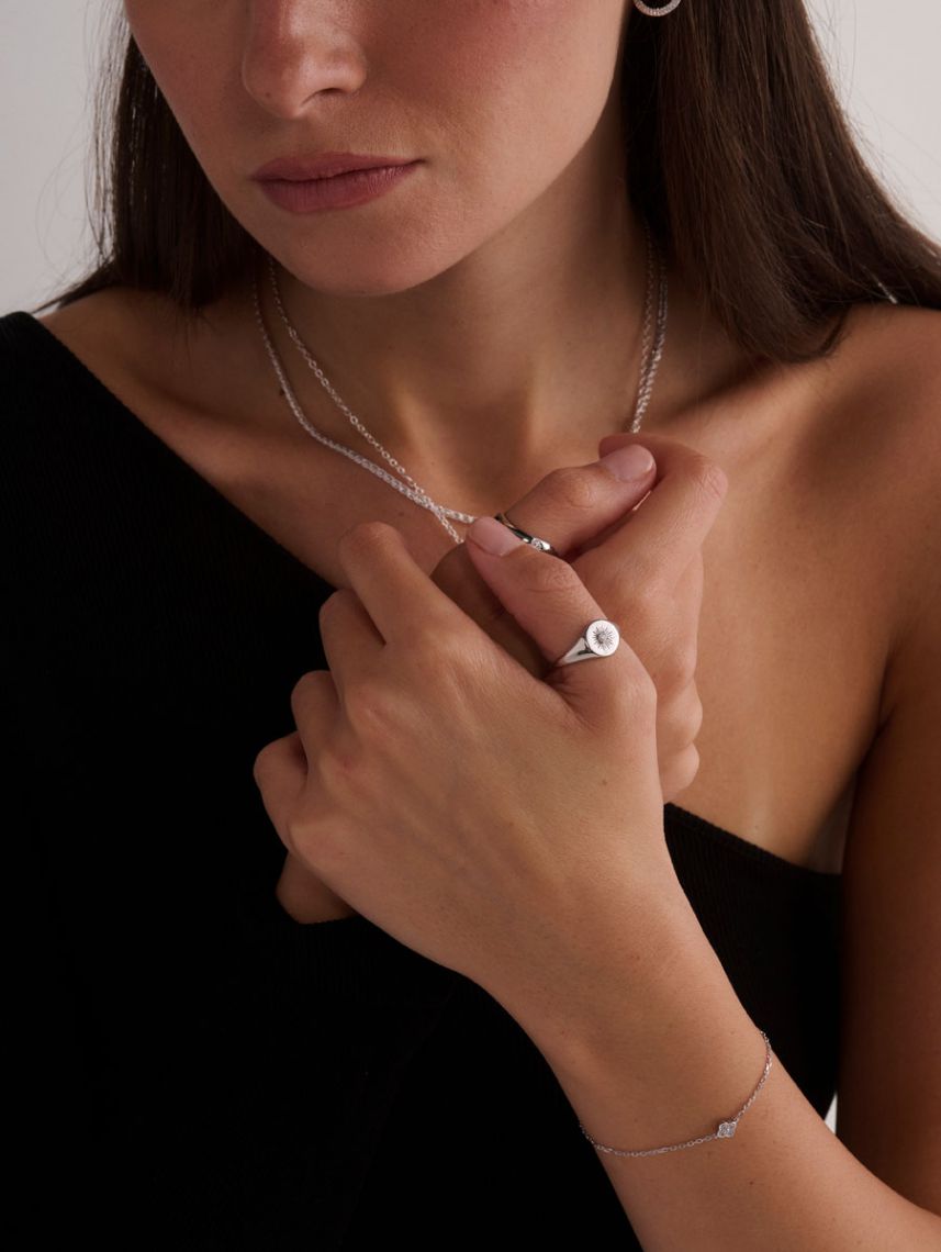 טבעת חותם משובצת מכסף 925