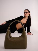 תיק קלאץ’ עם שרשרת