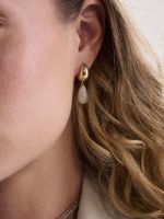 עגילי חישוק עם תליון טיפה מעוטר