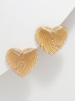 עגילי לב סטייטמנט