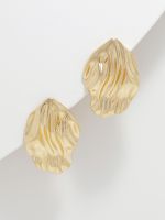 עגילי סטייטמנט