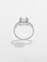 טבעת מעוטרת