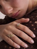 טבעת מעוטרת