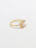 טבעת מעוטרת