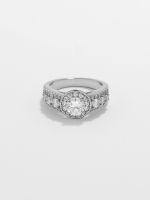 טבעת מעוטרת