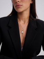 שרשרת עם תליון צ’ארמים